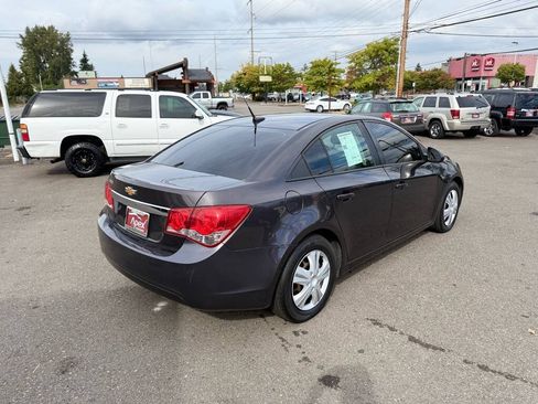 Used 2014 Chevrolet Cruze LS FWD image 7