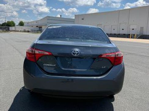 Used 2018 Toyota Corolla LE FWD image 5