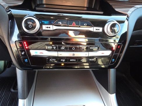 Used 2022 Ford Explorer Limited w/ Hybrid Equipment Group 310A image 28