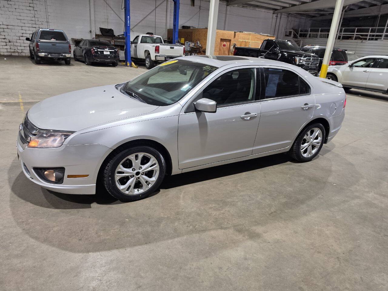 Used 2012 Ford Fusion SE FWD image 1