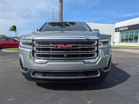 Used 2023 GMC Acadia SLT w/ Technology Package image 9