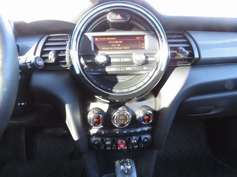 Used 2015 MINI Cooper 2-Door Hardtop image 22