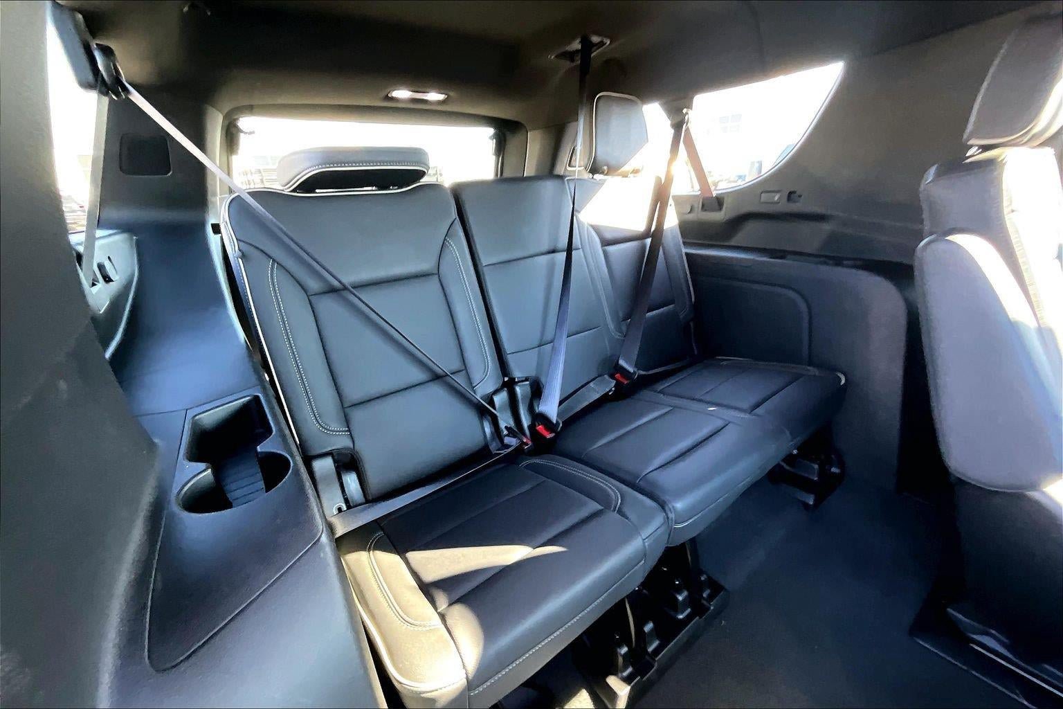 Used 2024 GMC Yukon XL SLT w/ SLT Luxury Package AWD/4WD image 25