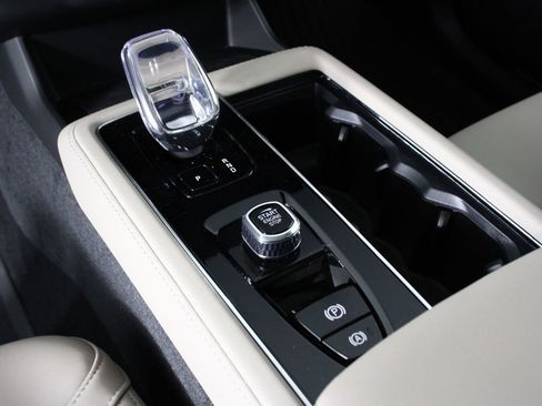 New 2026 Volvo XC90 T8 Plus w/ Protection Package Premier image 7