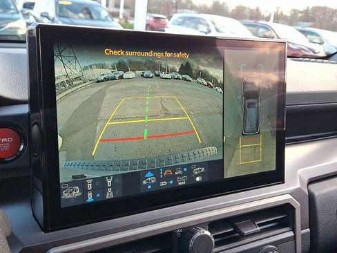 Certified 2025 Toyota 4Runner TRD Off-Road Premium image 17