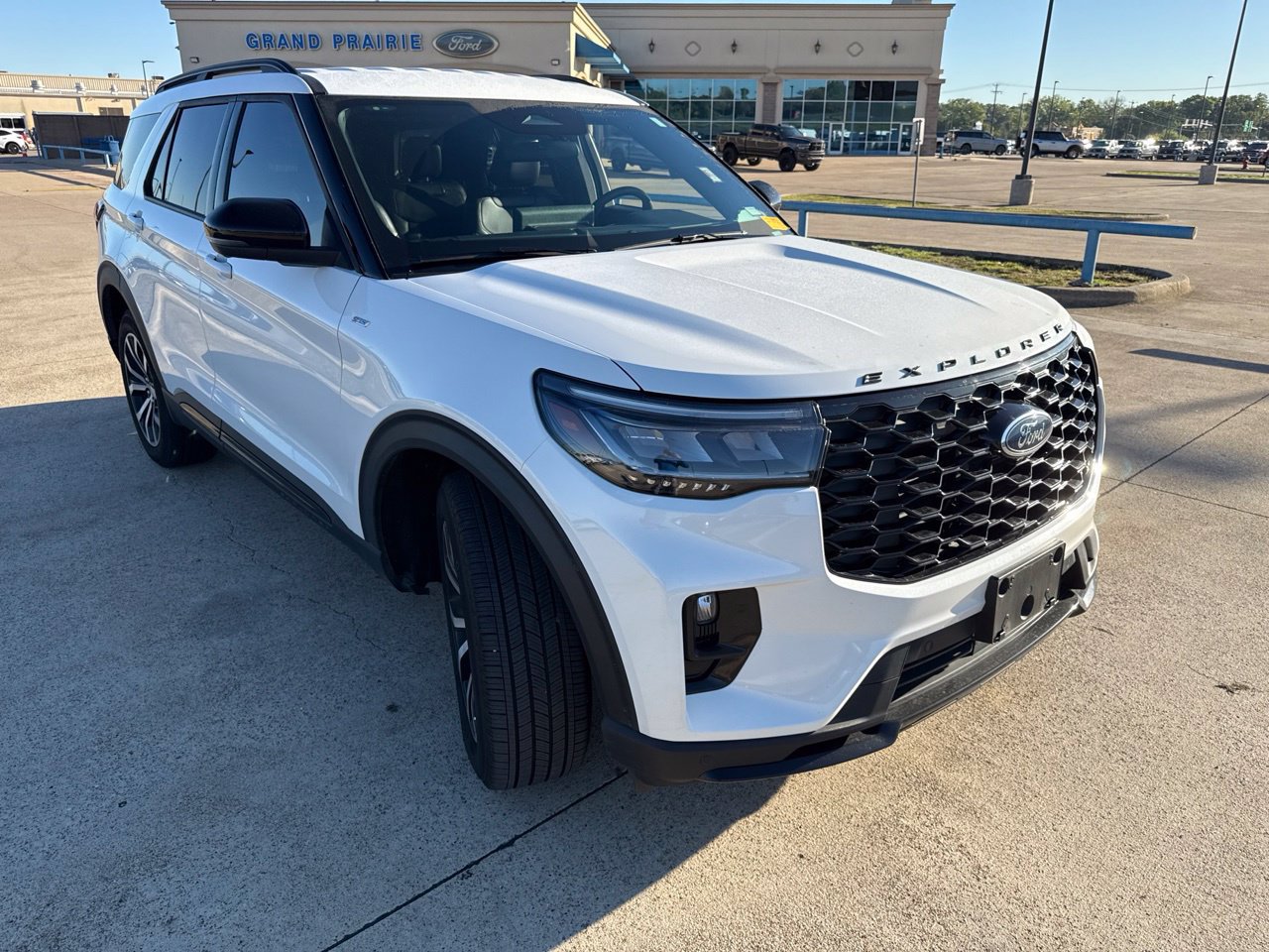 Used 2025 Ford Explorer ST-Line AWD/4WD image 19