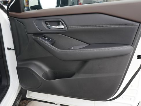 Used 2023 Nissan Rogue SV w/ SV Premium B Package AWD/4WD image 9