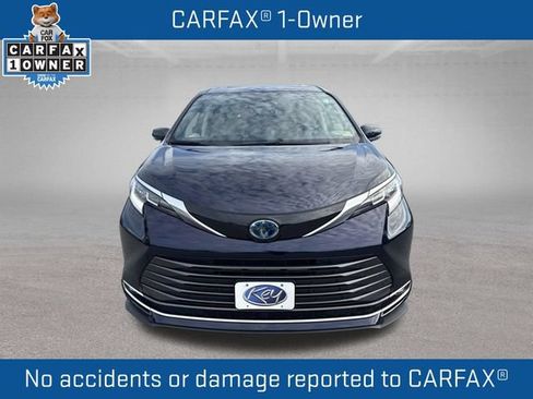 Used 2024 Toyota Sienna Limited AWD/4WD image 2