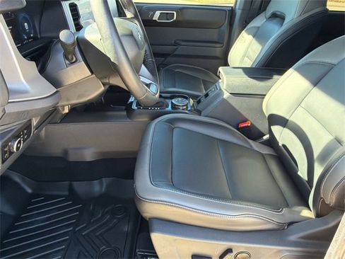 Used 2025 Ford Bronco Outer Banks image 20