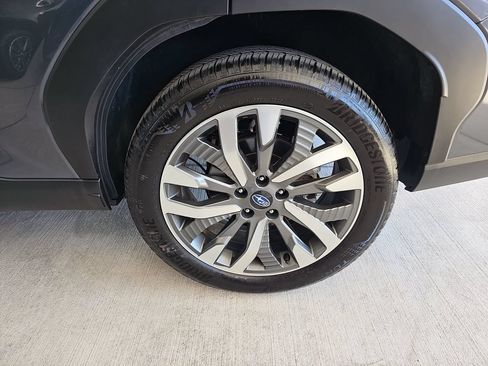Certified 2025 Subaru Forester Touring AWD/4WD image 41