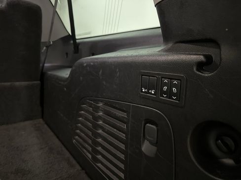 Used 2019 Chevrolet Suburban Premier image 17