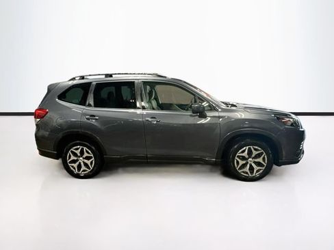 Used 2023 Subaru Forester Premium AWD/4WD image 8