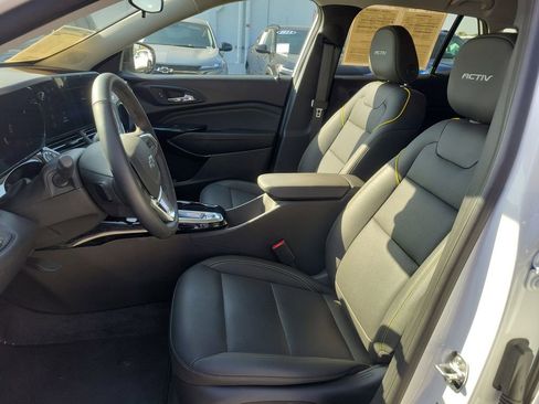 Used 2025 Chevrolet Trax ACTIV w/ Driver Confidence Package image 18