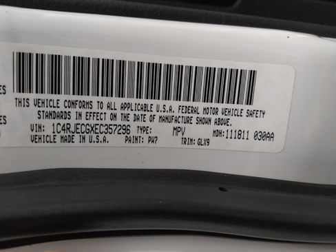 Used 2014 Jeep Grand Cherokee Overland w/ Advanced Technology Group image 33