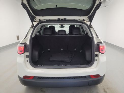 Used 2020 Jeep Compass Latitude FWD image 29