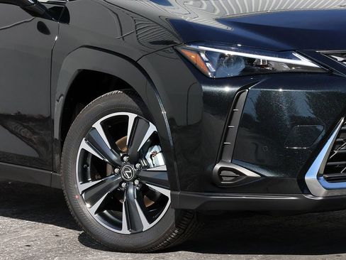 New 2026 Lexus UX 300h AWD image 3