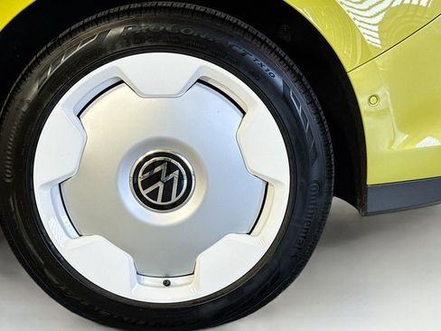 Used 2025 Volkswagen ID. Buzz 1st Edition image 27