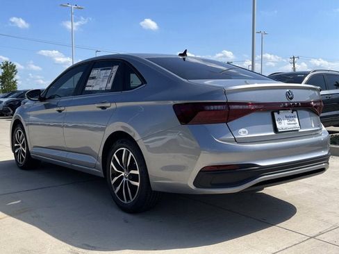 New 2025 Volkswagen Jetta SE image 5