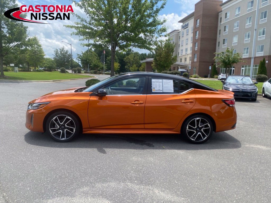 Used 2025 Nissan Sentra SR w/ SR Premium Package FWD image 10