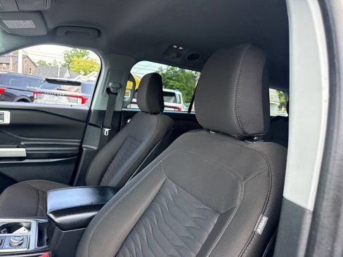 Used 2020 Ford Explorer XLT w/ Comfort Package AWD/4WD image 24