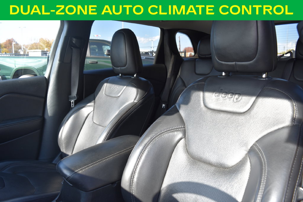 Used 2019 Jeep Cherokee Limited AWD/4WD image 16