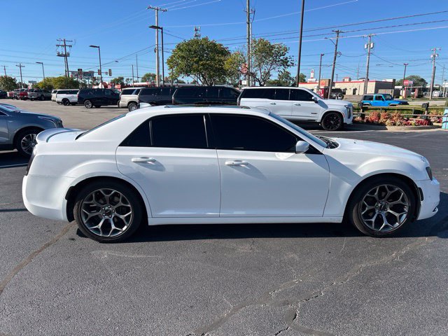 Used 2018 Chrysler 300 S w/ Safetytec Plus Group RWD image 5