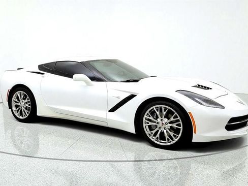 Used 2015 Chevrolet Corvette Stingray Coupe RWD image 3