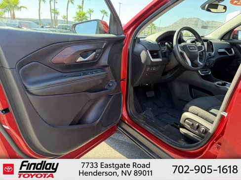 Used 2024 GMC Terrain SLE w/ Driver Convenience Package FWD image 5