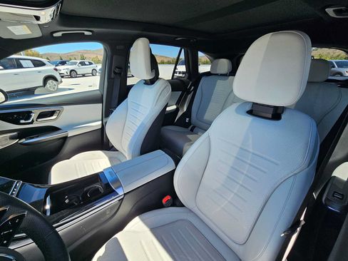 Used 2026 Mercedes-Benz GLC 300 4MATIC image 21