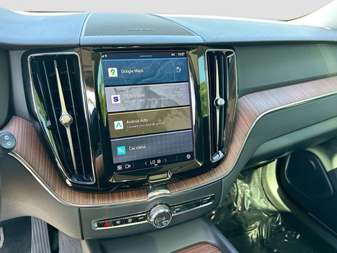 Used 2023 Volvo XC60 B5 Plus w/ Protection Package Premier image 13