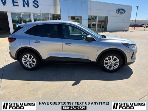Used 2024 Ford Escape Active w/ Tech Pack #1 FWD image 3