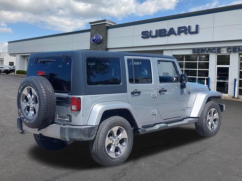 Used 2016 Jeep Wrangler Unlimited Sahara w/ Connectivity Group AWD/4WD image 7