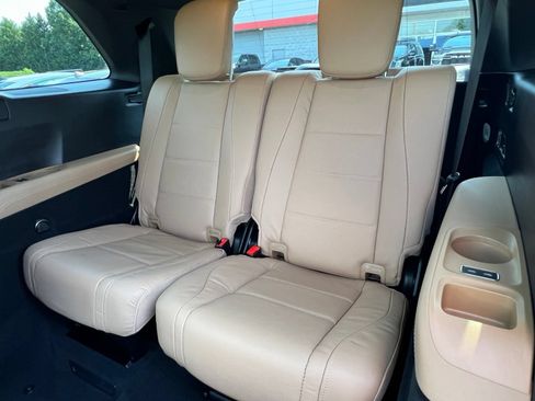 Used 2024 Mercedes-Benz GLS 450 4MATIC image 32