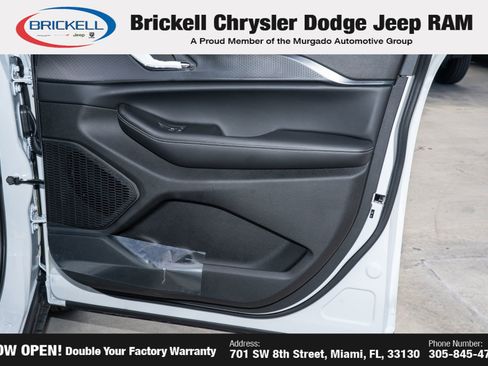 New 2025 Jeep Grand Cherokee Altitude image 13