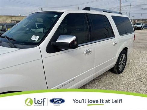 Used 2017 Lincoln Navigator L Select image 34