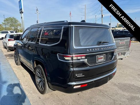 Used 2022 Jeep Grand Wagoneer Series III AWD/4WD image 3