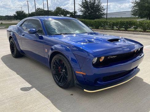 Used 2022 Dodge Challenger R/T Scat Pack RWD image 9