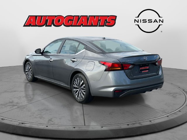 Used 2025 Nissan Altima 2.5 SV FWD image 5