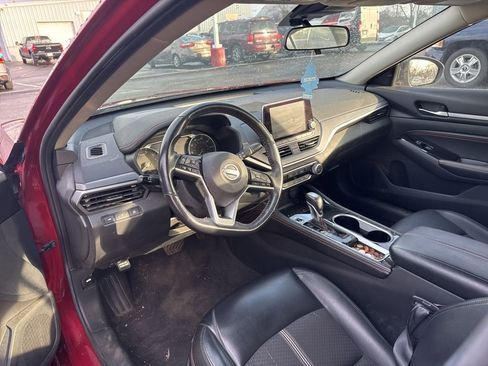 Certified 2023 Nissan Altima 2.5 SR image 8