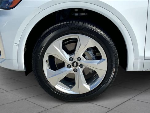 Used 2023 Audi Q5 2.0T Prestige w/ Prestige Package AWD/4WD image 10