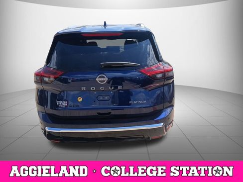Used 2024 Nissan Rogue Platinum w/ Platinum Premium Package image 3