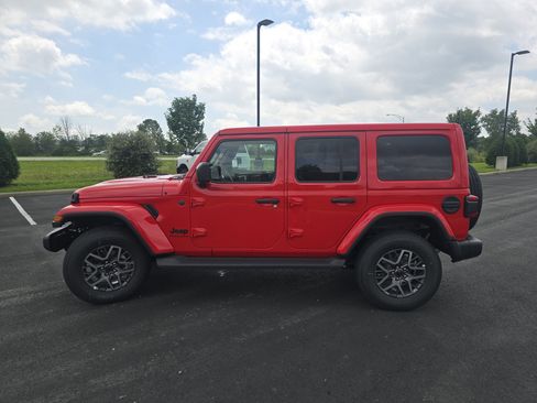 New 2025 Jeep Wrangler Sahara image 15