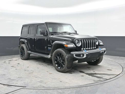 Used 2023 Jeep Wrangler Sahara w/ Cold Weather Group image 7