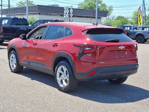 Used 2026 Chevrolet Trax LS w/ LS Convenience Package FWD image 7