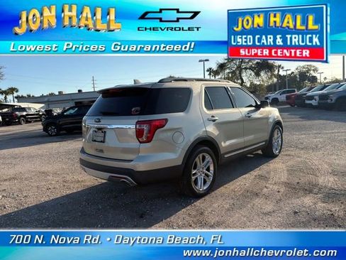 Used 2017 Ford Explorer XLT w/ Equipment Group 202A image 11