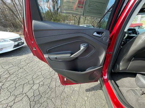 Used 2017 Ford Escape Titanium image 21