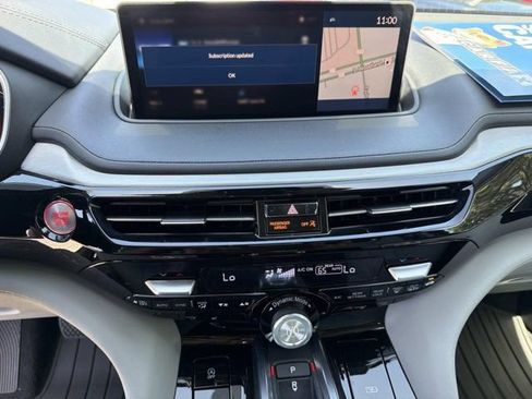Used 2024 Acura MDX SH-AWD w/ Technology Package image 28
