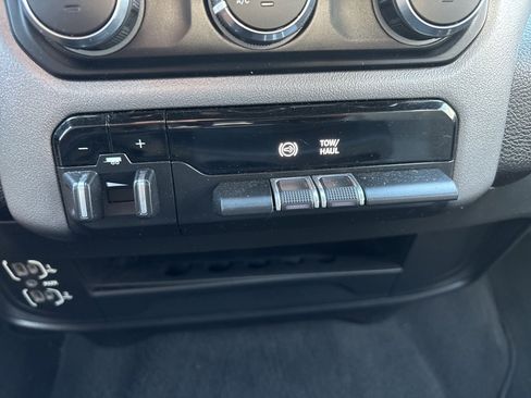 Used 2023 RAM 3500 Big Horn w/ Level 1 Equipment Group image 20