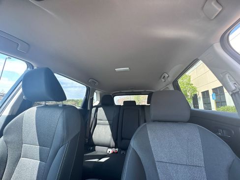 Used 2025 Nissan Rogue SV image 32