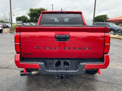 Used 2025 Toyota Tacoma TRD Off-Road AWD/4WD image 6